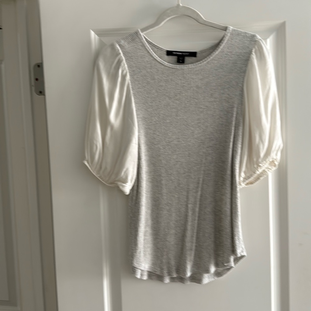 FIFTEEN TWENTY Heather Ivory Ribbed Contrast Puff Sleeve Top - size Medium